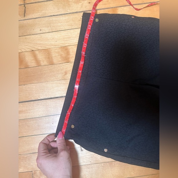 Anne Klein Stretch Pants, Clean Front, Black on Black Leopard Print (Sz 6) - Picture 5 of 10